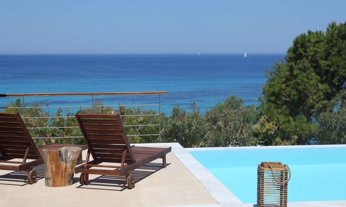 Agios Nikitas House | "Capro" mit Infinity-Pool by Interhome