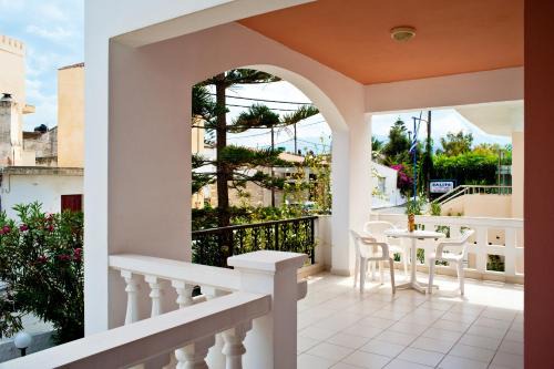 Galatas Apartment | Captain Michalis Apartments - 750m from Kalamaki Beach