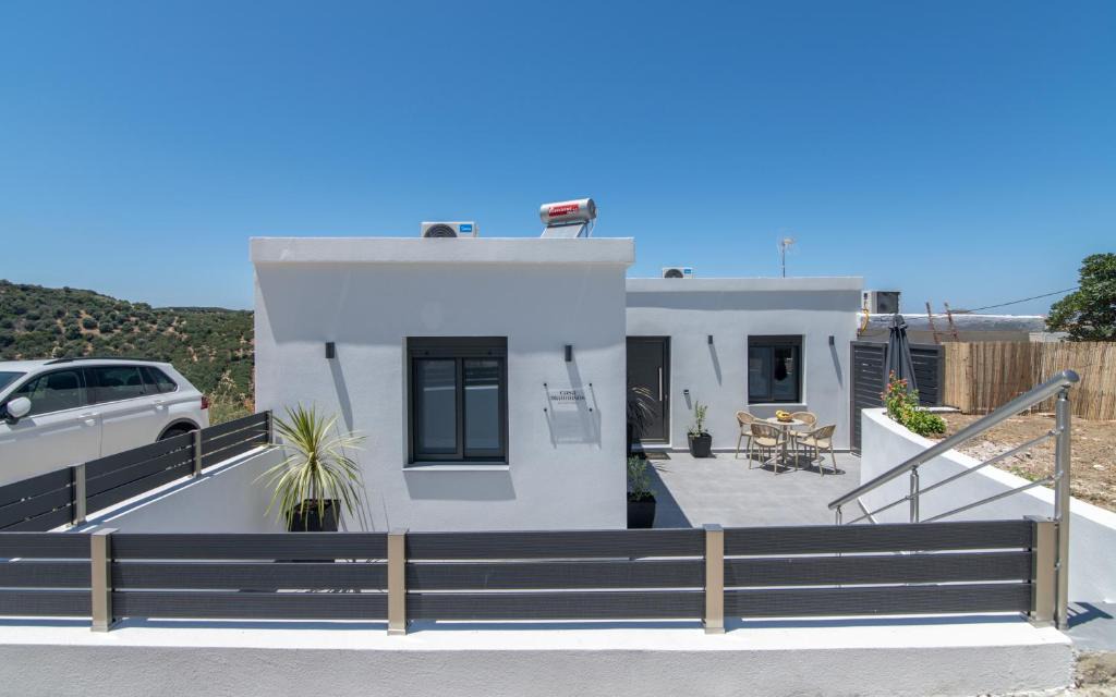 Stalos House | Casa Manousos - Quiet Village Escape near Chania