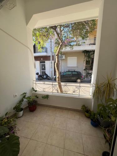 Aigaleo Apartment | Central Cozy Retreat