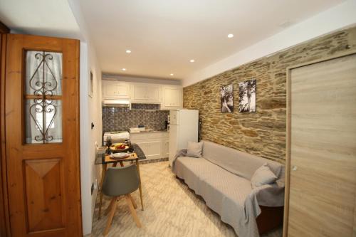 Paleopolis Hotel | Chora's Stonehouse