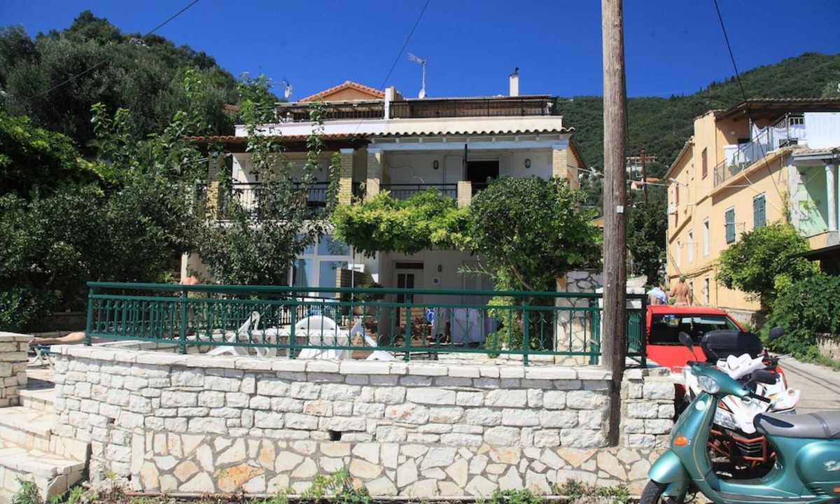 Katavolos Apartment | Chrissa in Katavolos