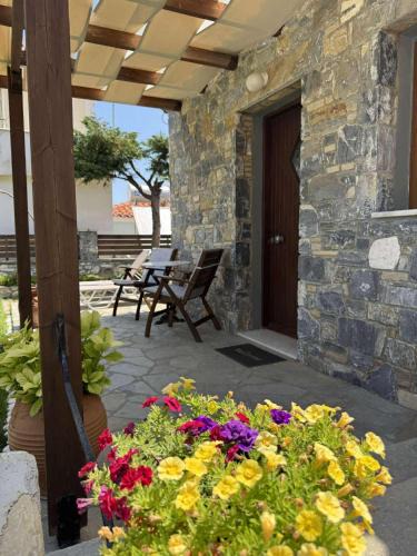 Agios Konstantinos House | Christina