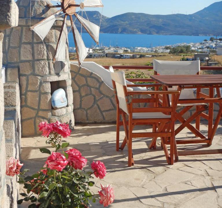 Adamas Bed & Breakfast | Christos rooms milos