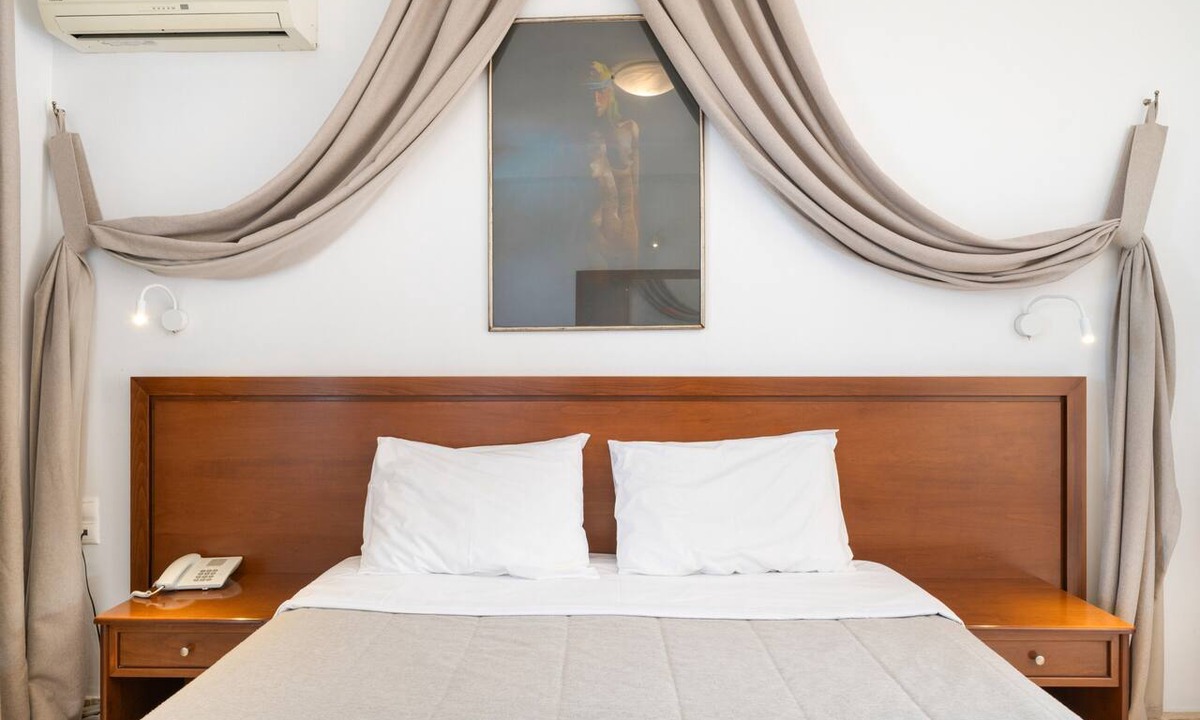 Melissopetra Apartment | Classic Double Room at Hotel Aristotelis with Sea View and Balcony