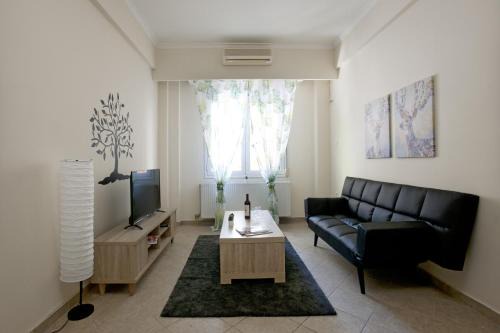 Anafiotika Apartment | Comfortable apartment at the foot of the Odeon of Herodes Atticus