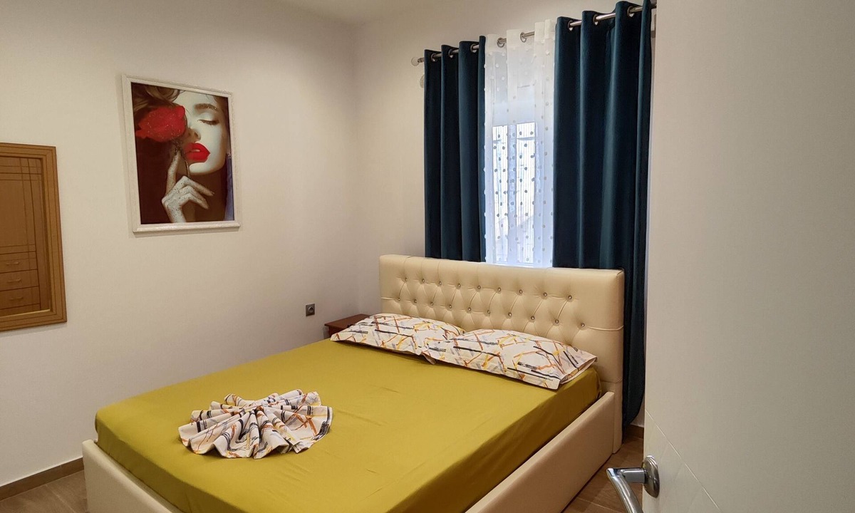 Vlore Villa | Comfortable apartment near the beach in Vlora - quiet area with balcony