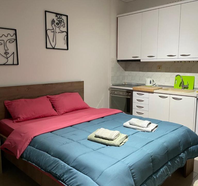 Serres Apartment | Cosy studio with view and parking