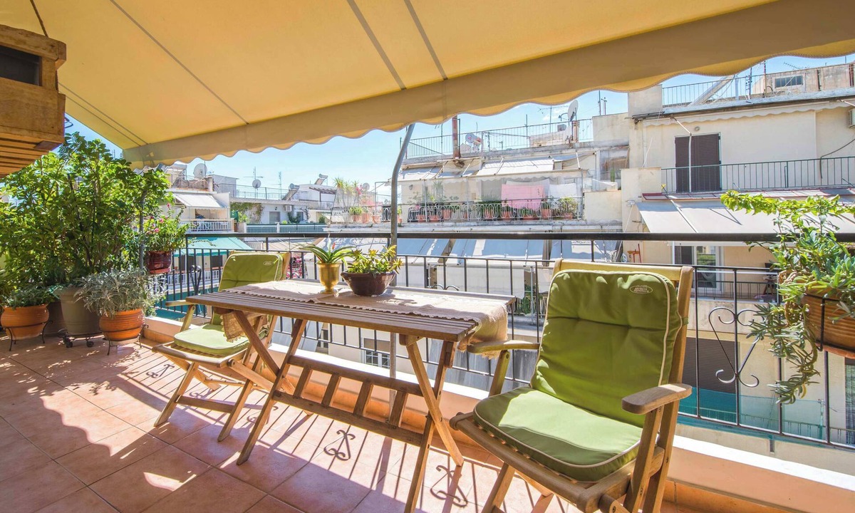 Athens Apartment | Cozy Apartment with Beautiful Balcony