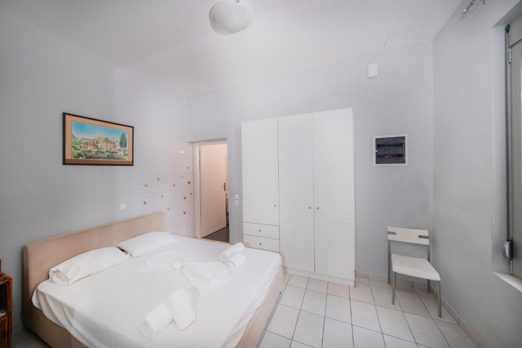 Kallithea Apartment | Cozy House For 2 Ppl 1A