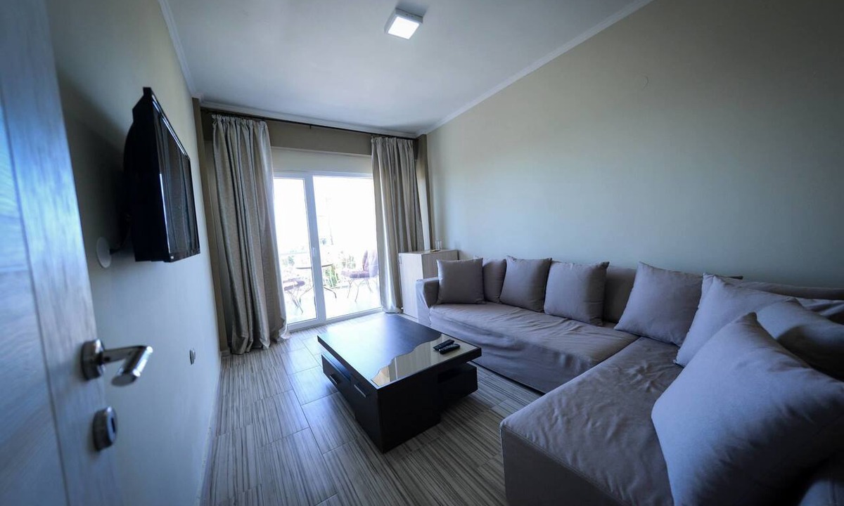 Nea Skioni Hotel | Crown Hotel