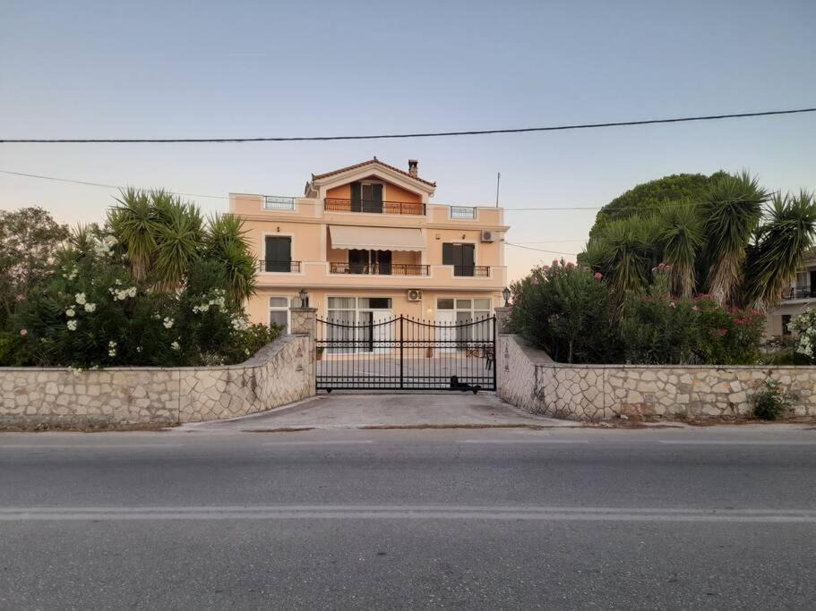 Agrilia Apartment | Dadee's Grande