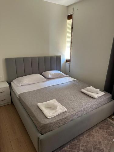 Blloku Apartment | Dani's Studio
