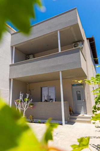 Himare Hotel | De Sol