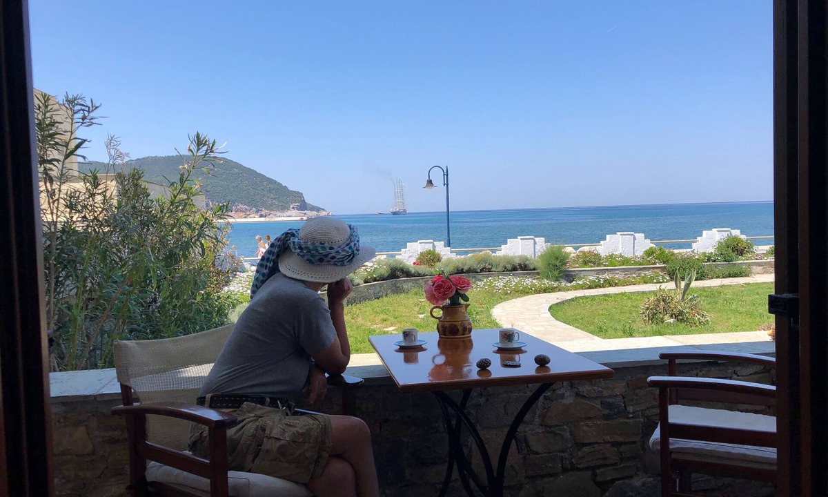 Skopelos Town Apartment | Del Sol sea side studio 11