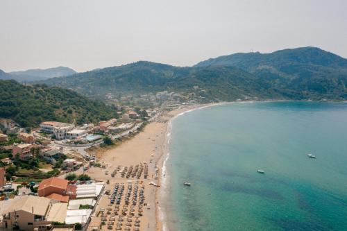 Agios Georgios Pagon Apartment | Delfini Resort