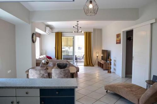 Glyfada Apartment | deloshome