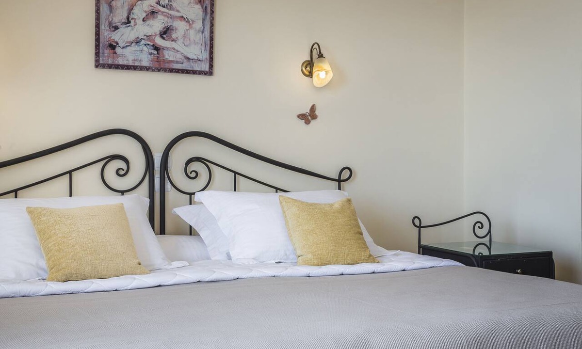Leivathos Hotel | Dianas Studios