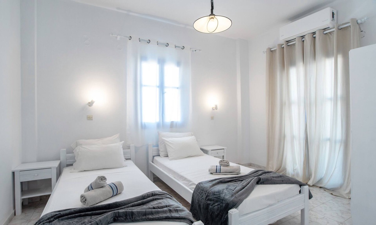 Perissa Apartment | Economy Double Room 3 with Balcony and Air Conditioning