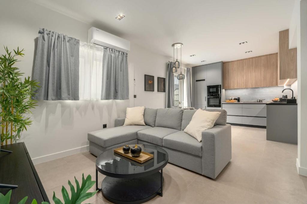 Aigaleo Apartment | Efi Luxury House Μοντέρνα κατοικία στο Αιγάλεω