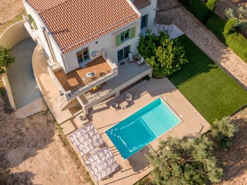 Megara Villa | Elia country villa 5BR 5BA with Private Pool