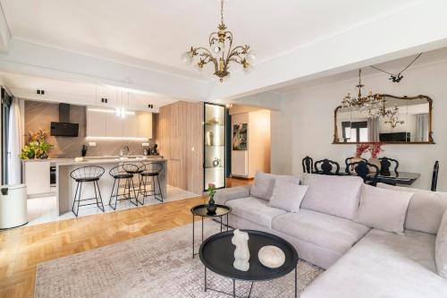 Omonia Apartment | Enjoy Central Athens from a Lux 3BR apt