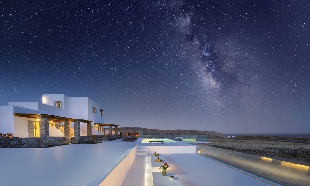 Ano Mera Apartment | Enjoy the sunset in a boho ambiance with the best view over the sea