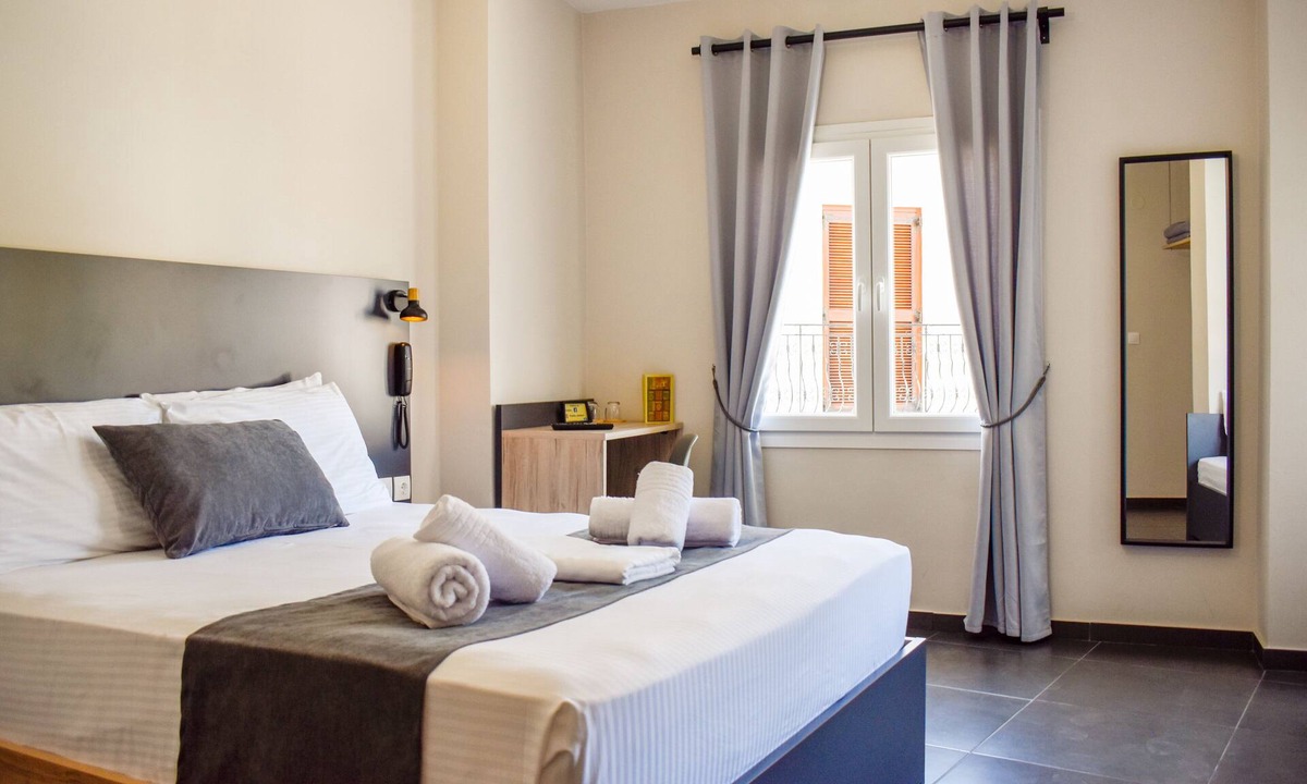 Skiathos Town Hotel | Entelia