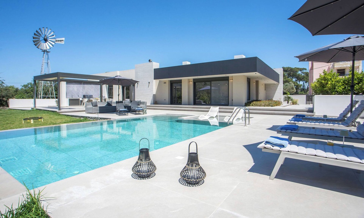 Filerimos Villa | Escape to Casadi Luxury Villa, a brand-new property in the area of Ialysos.