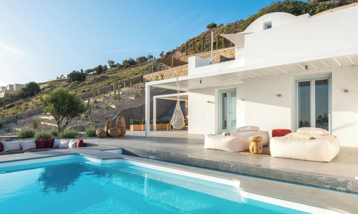 Santorini Apartment | Exclusive dual-suite unit with private infinity pools at Santorini Heights