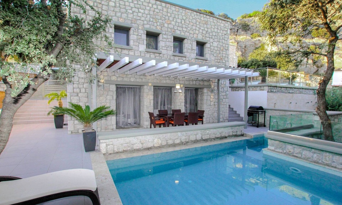 Pefkos Villa | Executive Rhodes Villa | Villa Barbie | 2 Bedroom with Sea Views | Pefkos