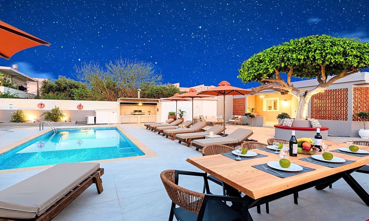 Paralia Kourna House | für 24 Personen in Chania, Kreta (West-Kreta) by Interhome