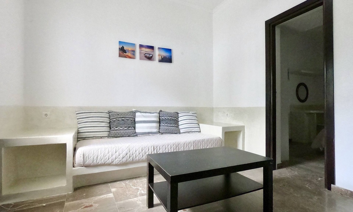 Perissa Apartment | Family Apartment 30 meters from Perissa Beach