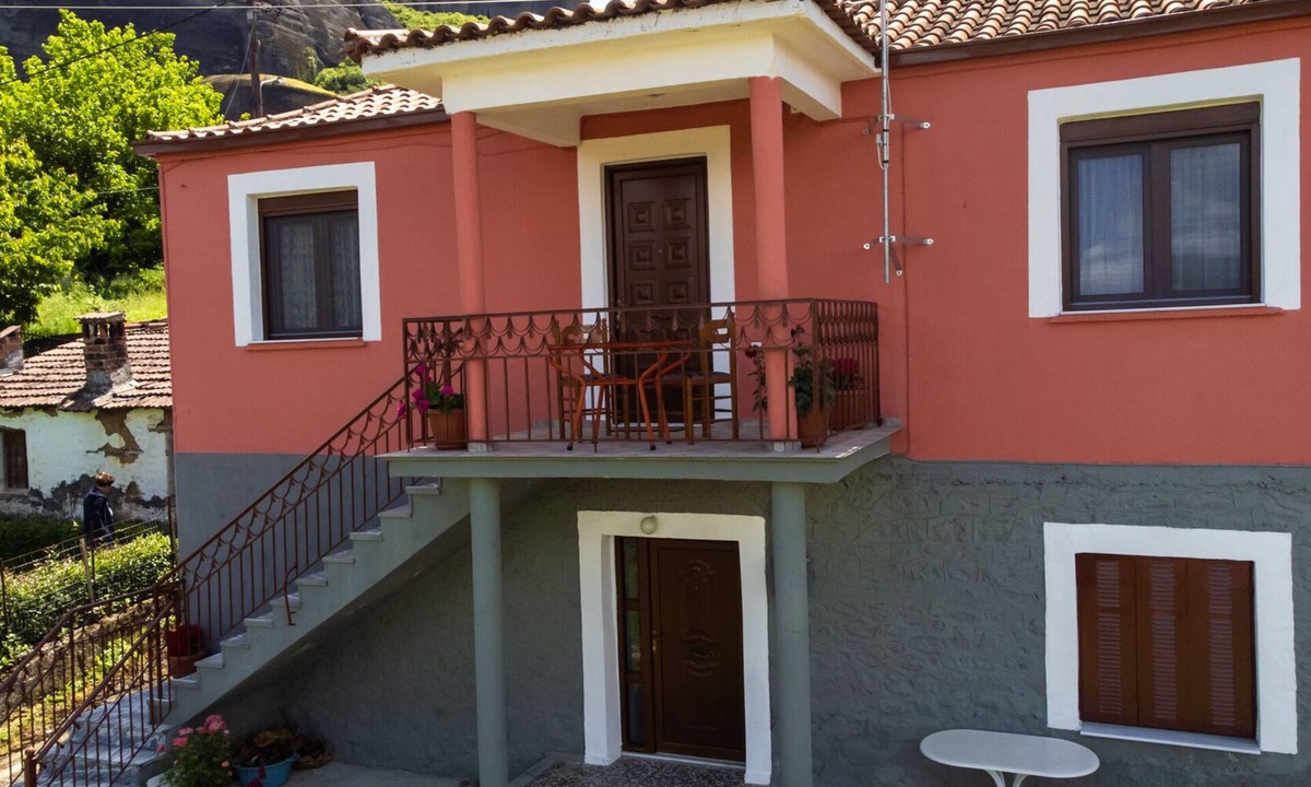 Kastraki Villa | Fani's House Under Meteora