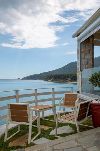 Koinira Bed & Breakfast | Faros View