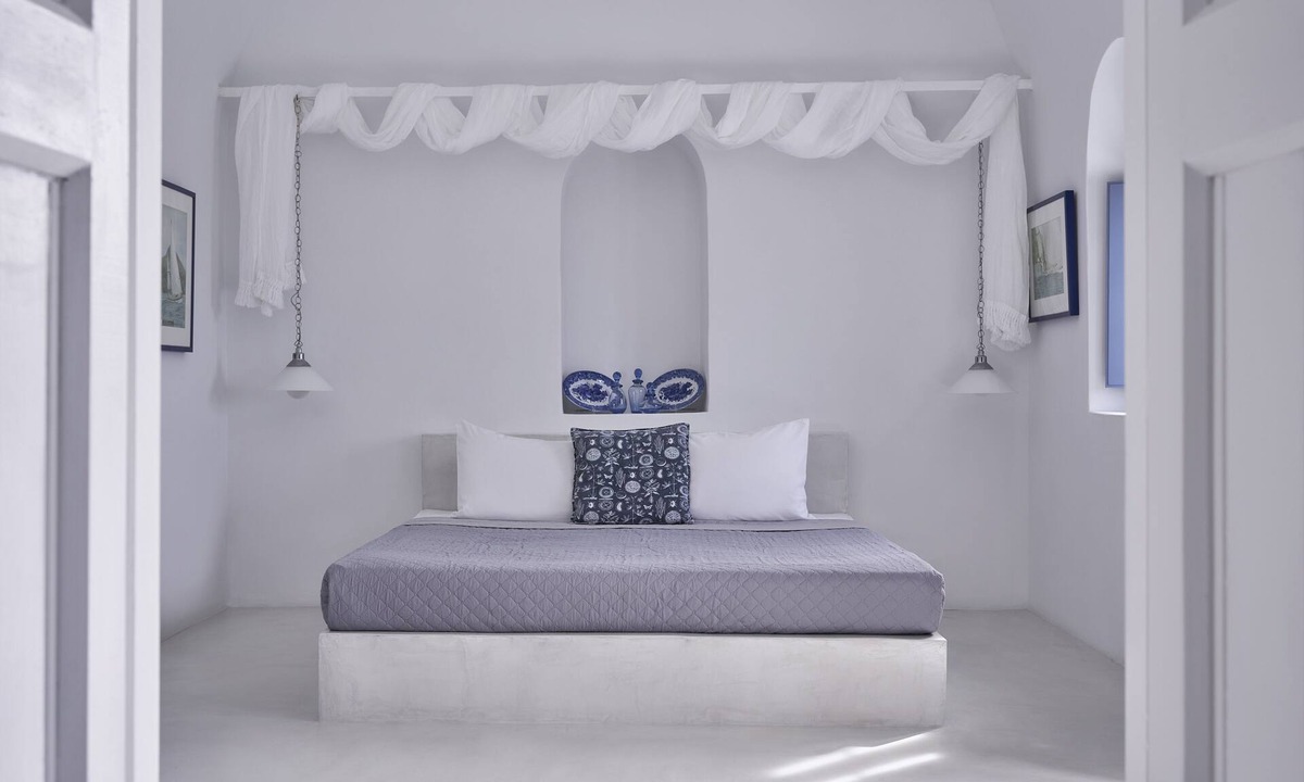 Finikia Apartment | Fava Eco Suites - Honeymoon Suite with Outdoor Private Jetted Tub