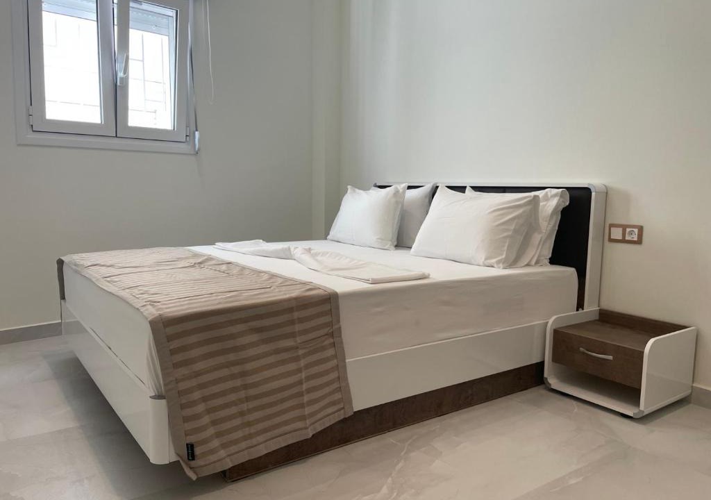 Aigaleo Apartment | Feel Breeze Athens