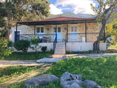 Kiparissia House | Ferienhaus Gecko with amazing sea views