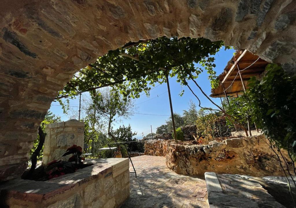 Layia Apartment | Find your peace in a traditional country house!