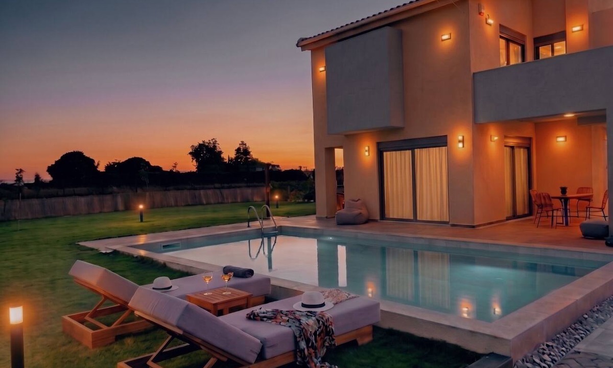 Lakopetra House | Forestbreeze 1: Luxury 3 Bedroom Villa with Private Pool & Garden