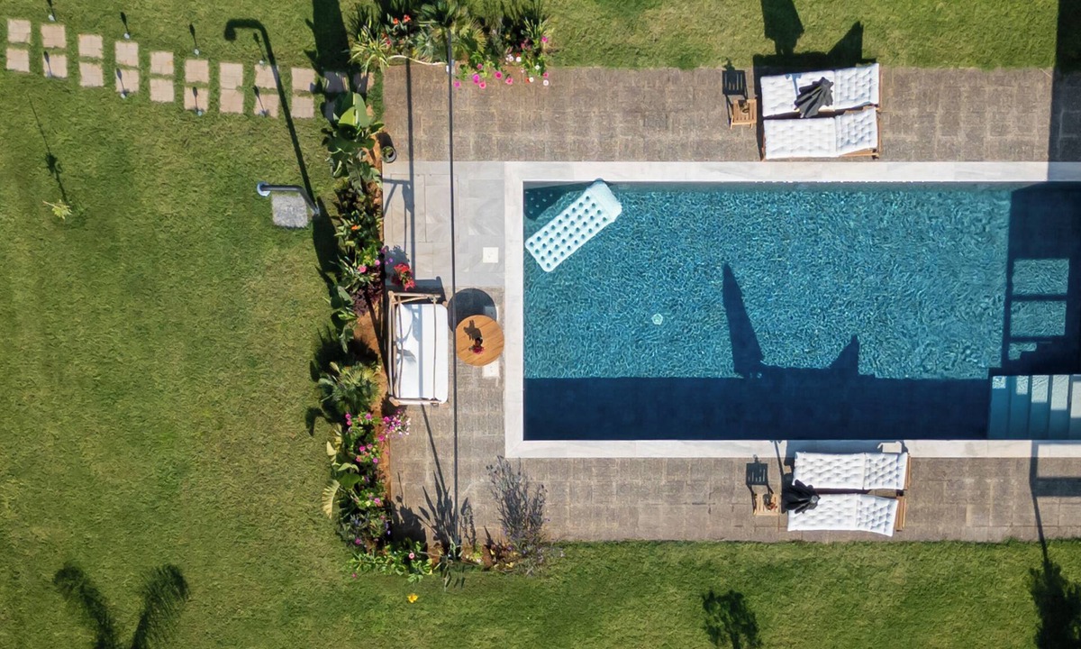 Akovitika Apartment | Garden Suite with Private Courtyard & Pool Access
