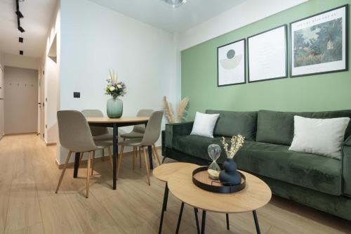 Thessaloniki Apartment | GatheringThess- The backyard