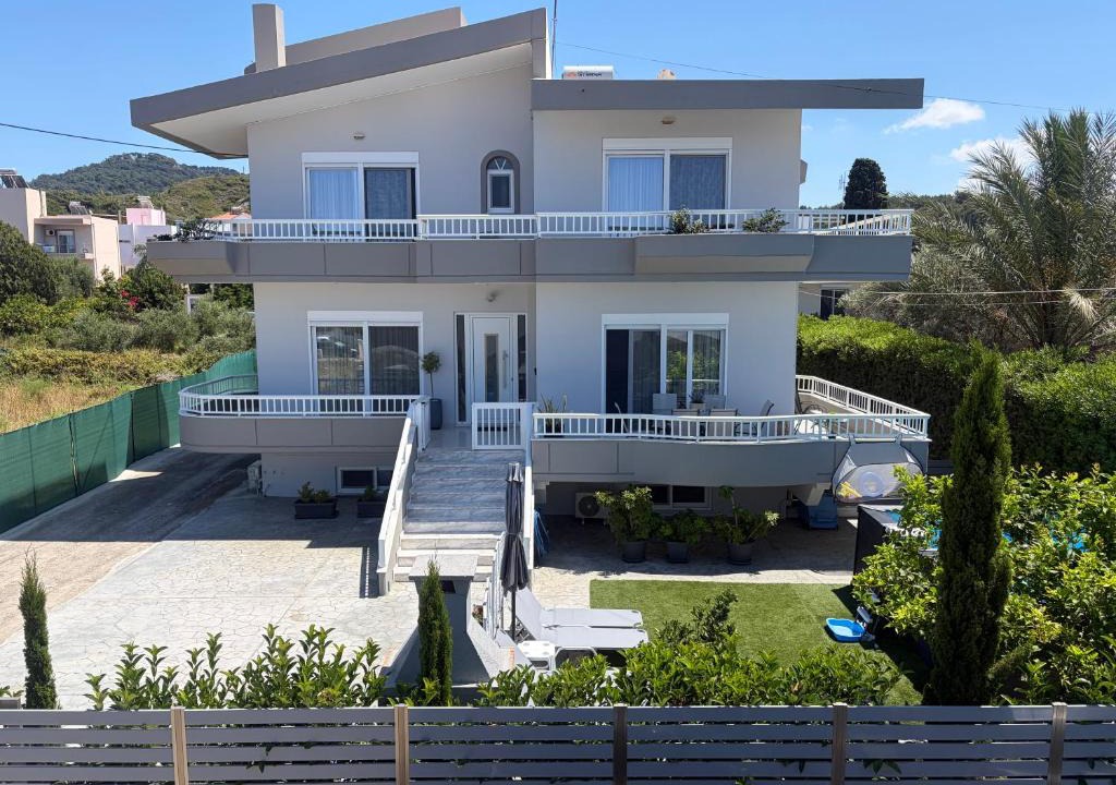 Petaloudes Villa | GianAngelo Holiday Villa