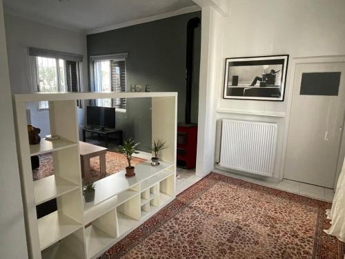 Marousi Apartment | Gianni's Traditional House