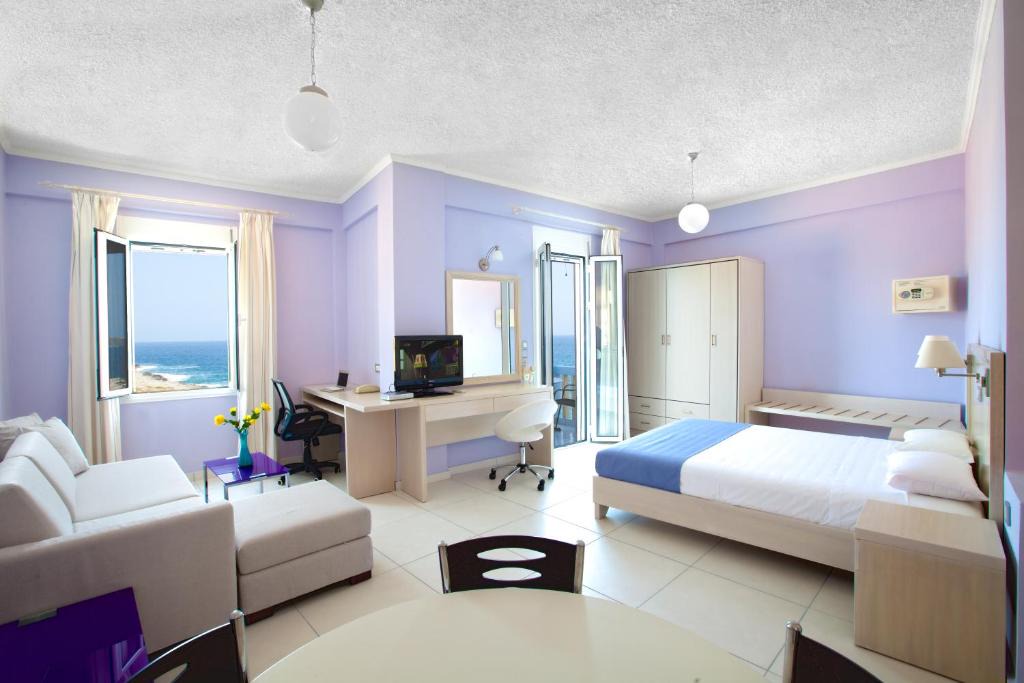 Kalathas Apartment | Giorgi's Blue Apartments