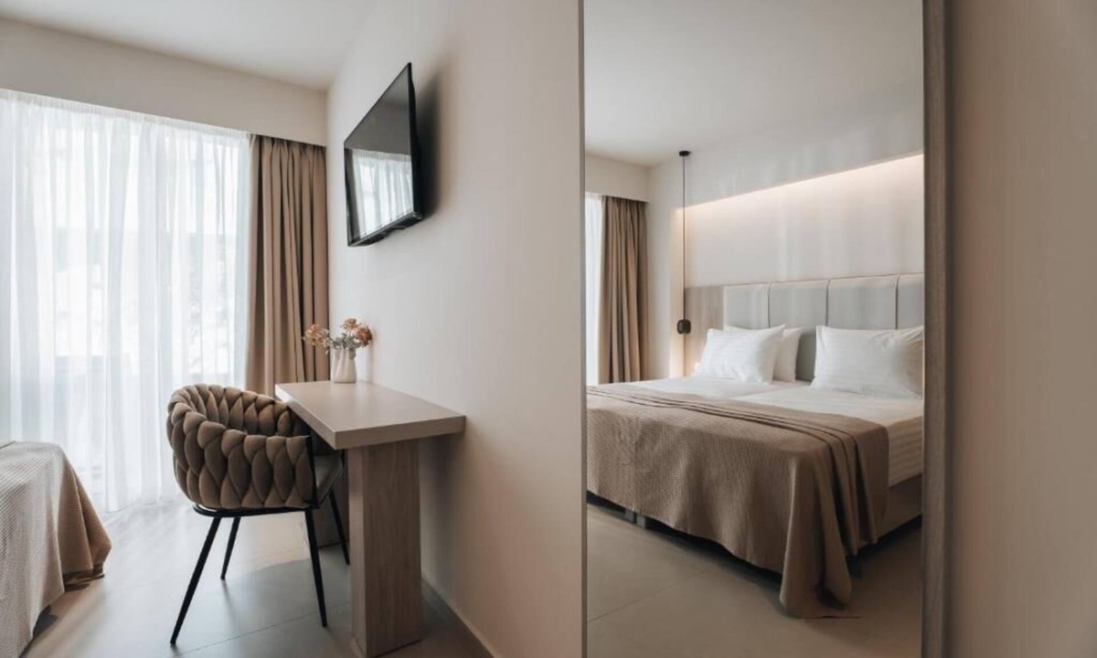 Drosia Hotel | Golden Coast Suites