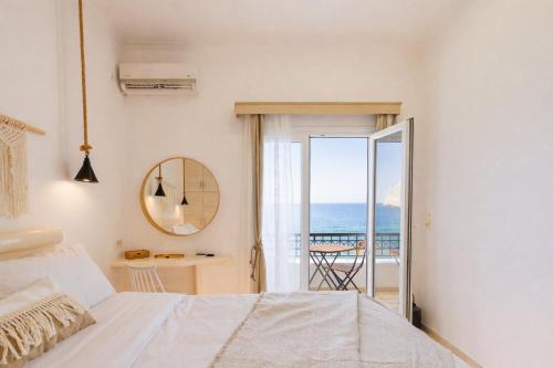 Perissa Apartment | Golden Secret Beach House