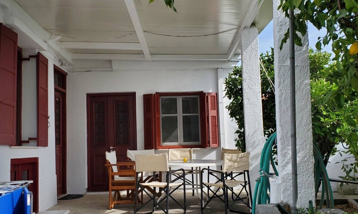 Glossa House | Gorgeous 2-bedroom cottage with AC in charming Glossa