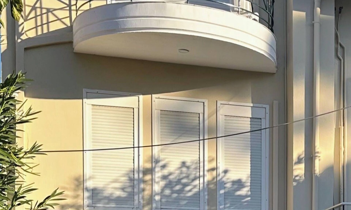 Spata-Artemida House | Gorgeous 8-bedroom House in Artemis town 10 min from airport 200m from the beach