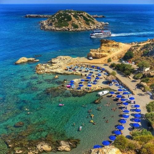 Stegna House | Grande Blue Suites with private bay